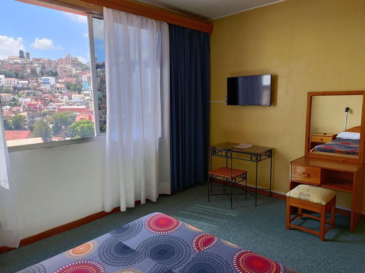 Aina Hotel Antananarivo Esterno foto
